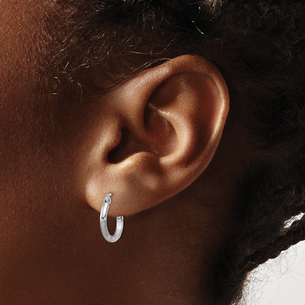 10K White Gold Satin And Diamond-Cut 2mm Round Hoop Earrings