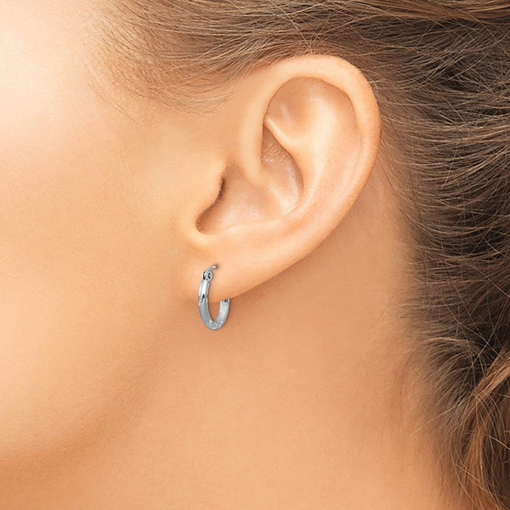 Sterling Silver Rhodium-Plated 2mm Polished/Satin Diamond-Cut Hoop Earrings