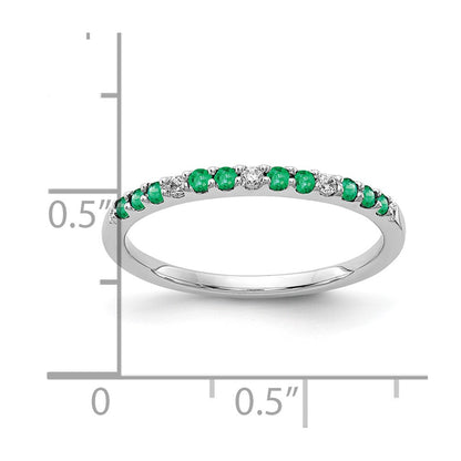 10K White Gold Diamond And Emerald Band