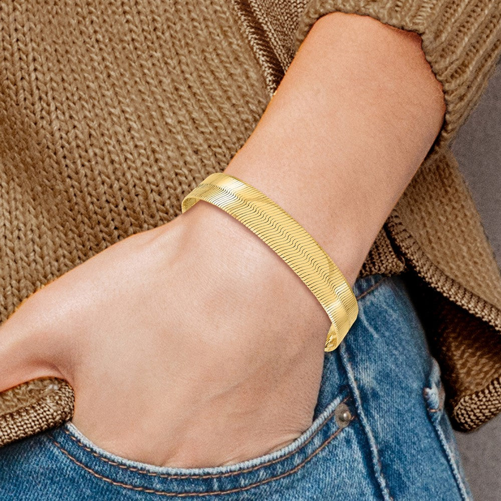 14K Yellow Gold 7 Inch 10mm Silky Herringbone With Lobster Clasp Bracelet