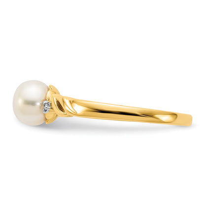 14K Yellow Gold FW Cultured Pearl and Real Diamond Twist Ring