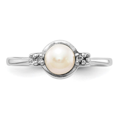 14k White Gold 5mm FW Cultured Pearl A Real Diamond ring