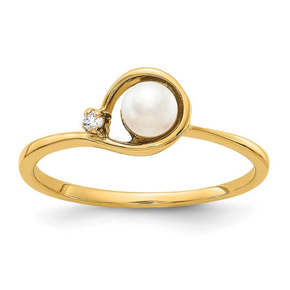 14k Yellow Gold 4mm FW Cultured Pearl VS Diamond ring