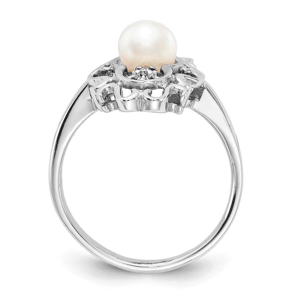 14k White Gold 5.5mm FW Cultured Pearl A Real Diamond ring