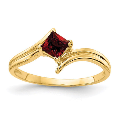 14K Yellow Gold 4mm Princess Cut Garnet ring