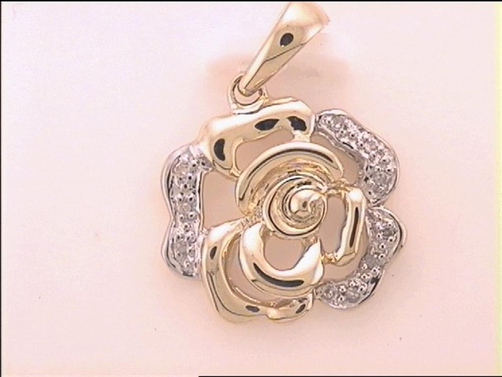 0.03CT-Diamond FLOWER PENDANT